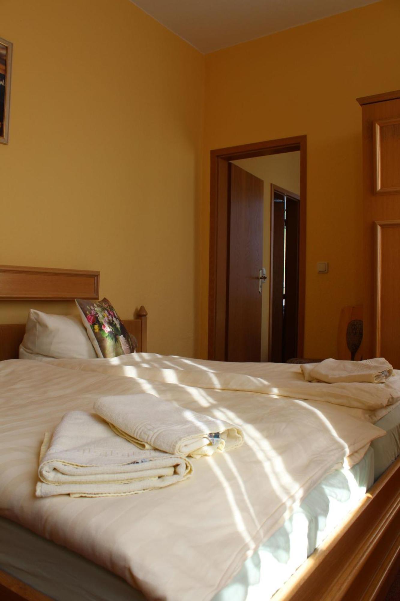 Cafe Koenig Hotel Oberwiesenthal Room photo